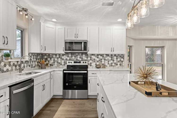 402 Greenwood Ct Panama City Beach, FL 32407