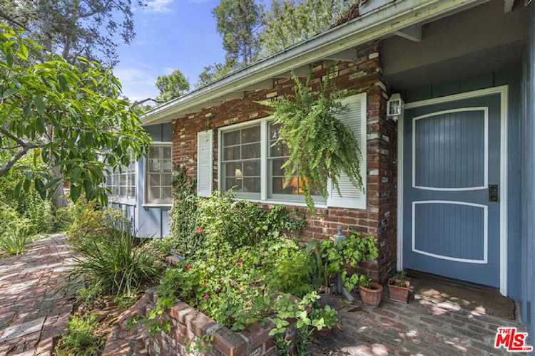 3720 Buena Park Dr Studio City, CA 91604