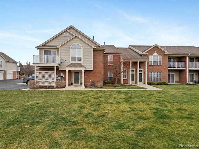 51747 Adler Park Chesterfield, MI 48051