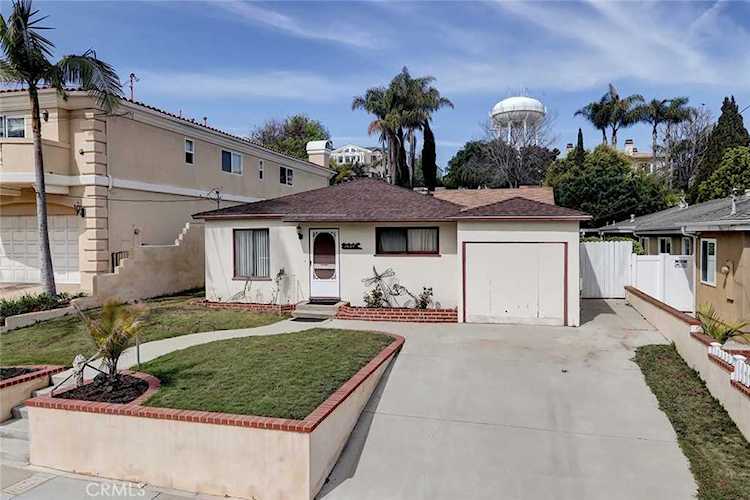 1427 5th St Manhattan Beach, CA 90266
