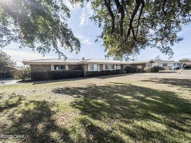 2107 W 27th St Panama City, FL 32405