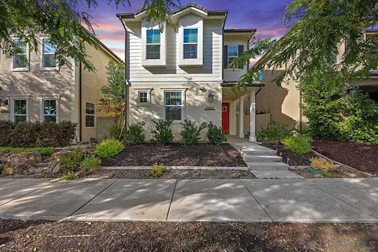21438 Harmony Village Dr Escondido, CA 92029