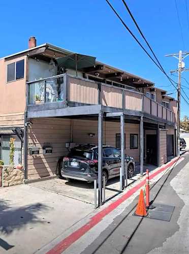 2732-34 Bayside Ln San Diego, CA 92109