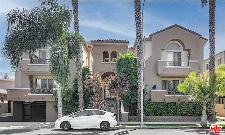 1835 S Barrington Ave Los Angeles, CA 90025