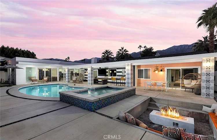 1350 S Farrell Dr Palm Springs, CA 92264