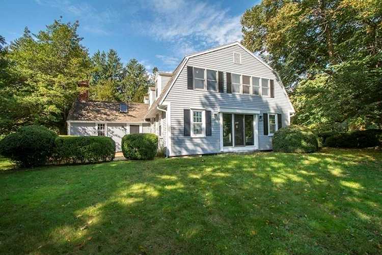 33 Anchorage Ln Duxbury, MA 02332