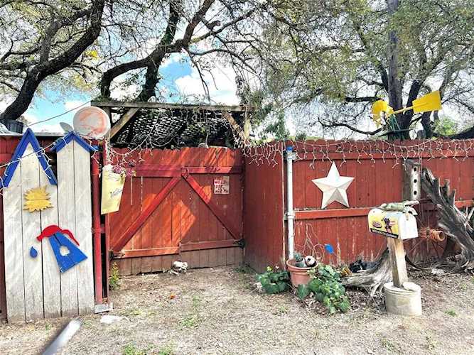 10101 Vance Circle RD Jonestown, TX 78645