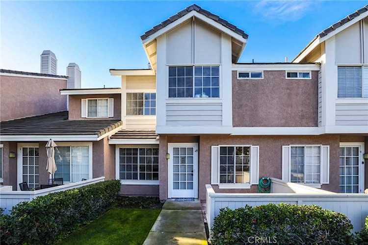 49 S Christamon #17 Irvine, CA 92620 | MLS OC23003872 Photo 1