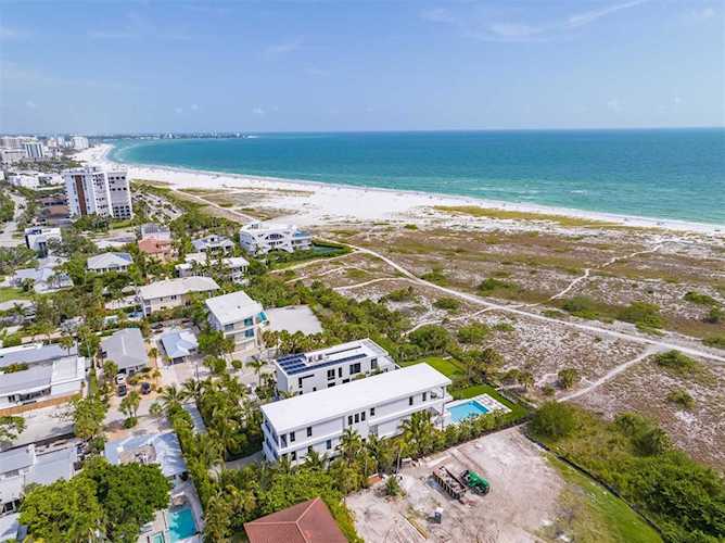 171 Whittier Dr Sarasota, FL 34236