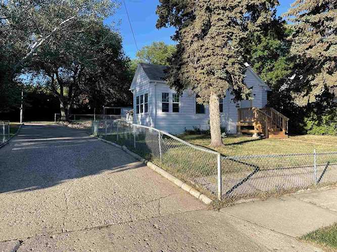 1220 Soo St Minot, ND 58701 | MLS 221693 Photo 1