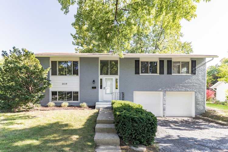 2619 Jackson Dr Woodridge, IL 60517