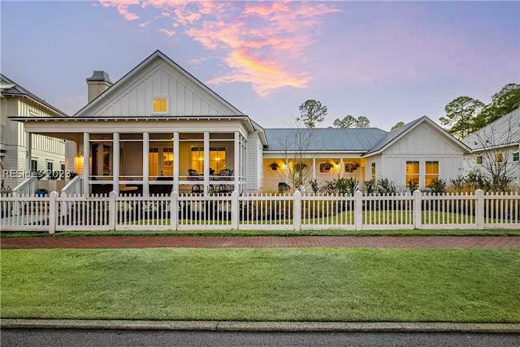 37 Hunting Lodge Rd Bluffton, SC 29910 | MLS 431510 Photo 1