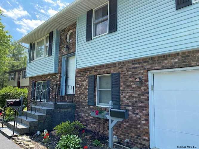 628 Kenwood Ave Delmar, NY 12054