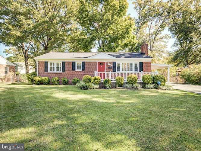 7833 Martha Washington St Alexandria, VA 22309