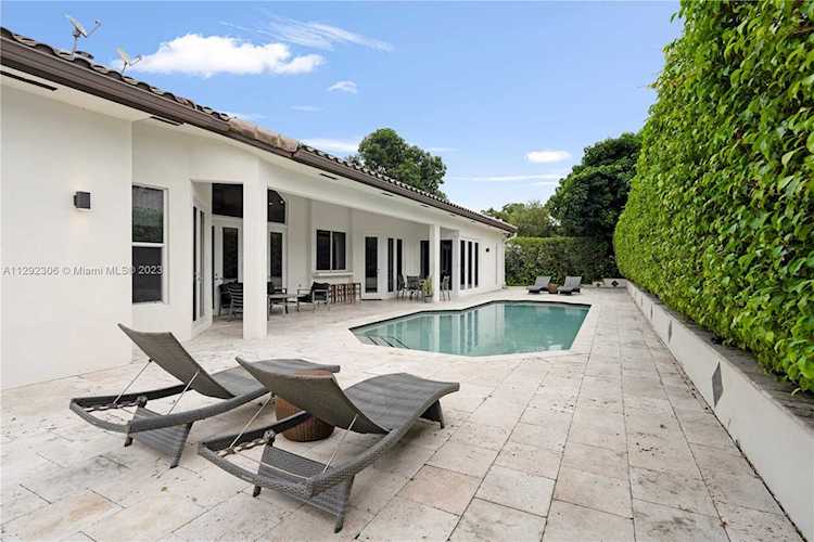 5124 NW 94th Doral Pl Doral, FL 33178