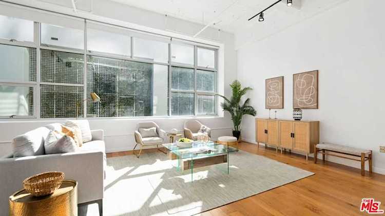 1130 S Flower St #308 Los Angeles, CA 90015