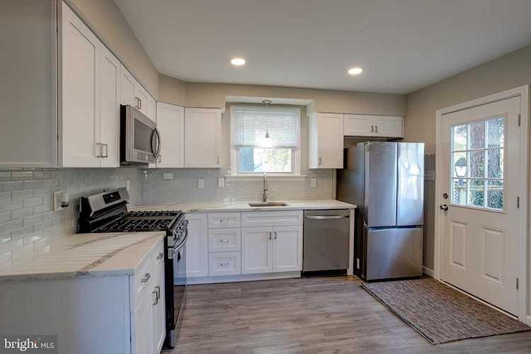 402 Taft Place Edgewater Park, NJ 08010