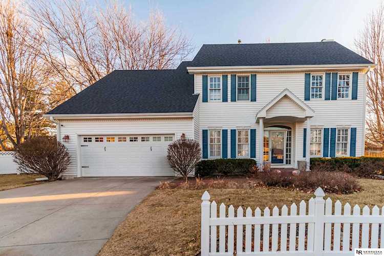 3931 Village Ct Lincoln, NE 68516