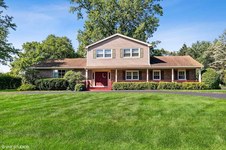 PHOTOS & DETAILS: 2520 Lincoln Ave, Long Grove, IL 60047 For Sale - MLS #11698573 - Photos, Virtual Tour, School Info - Real Estate Listing Info Photo 1