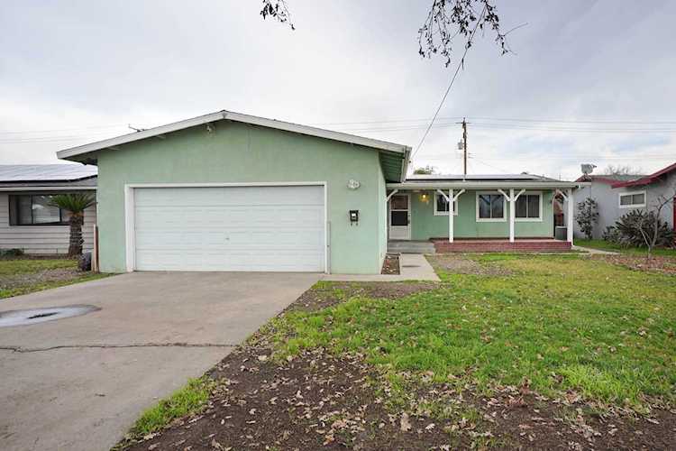 806 E Cypress Ave Visalia, CA 93292 | MLS 221716 Photo 1
