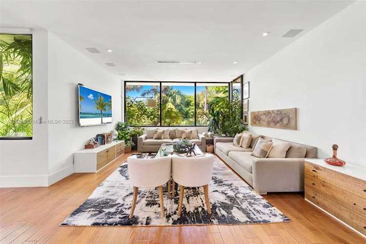 2815 Regatta Ave Miami Beach, FL 33140