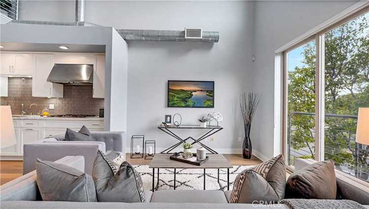 54 Soho Irvine, CA 92612 | MLS OC22251187 Photo 1