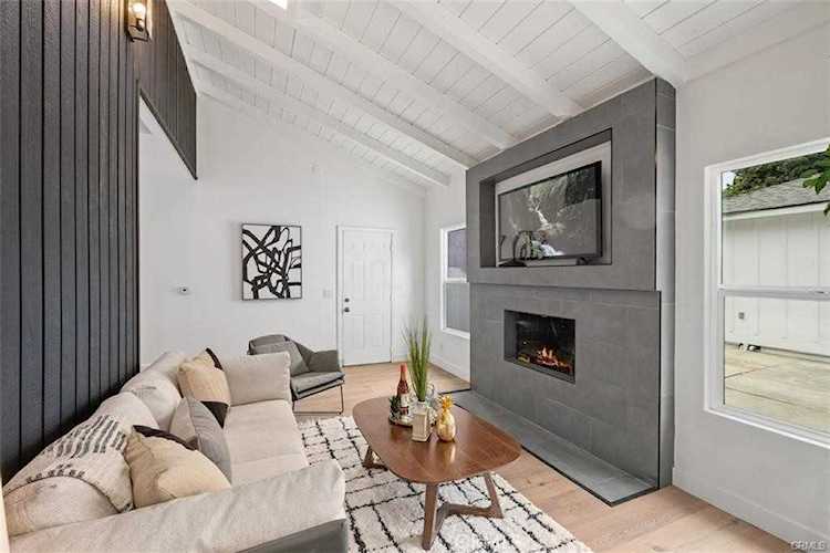 373 Victoria St #2 Costa Mesa, CA 92627 | MLS OC23004868 Photo 1