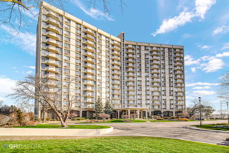 40 N Tower Rd #14E Oak Brook, IL 60523