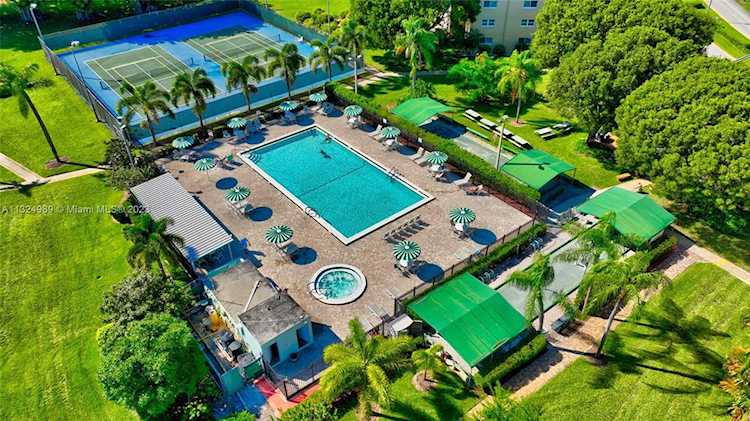 2620 NE 1st Ct #103 Boynton Beach, FL 33435