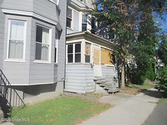 458 Yates St Albany, NY 12208