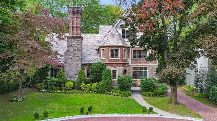 18 Hotel Drive White Plains, NY 10605