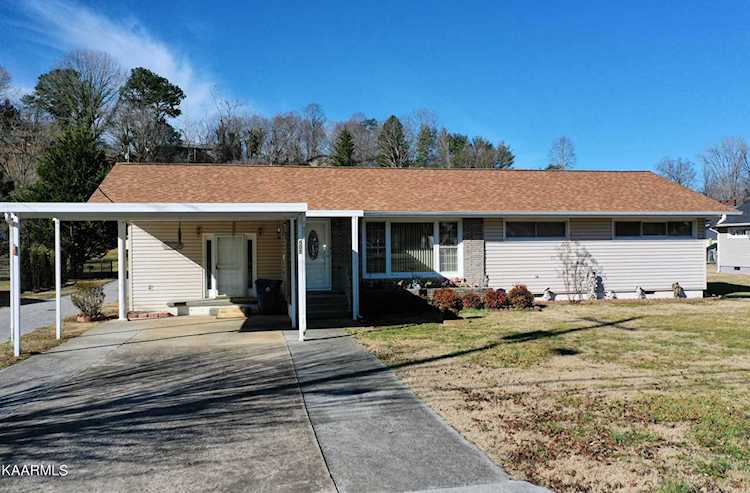 505 Riverside Dr Clinton, TN 37716