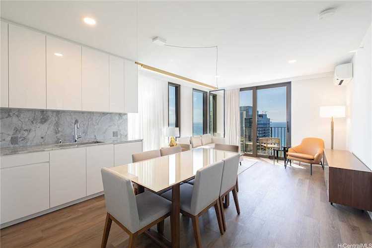 987 Queen Street #3902 Honolulu, HI 96814