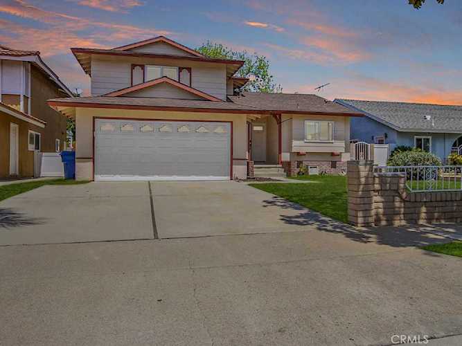 6907 Leilani Ln Cypress, CA 90630 | MLS CV23004034 Photo 1
