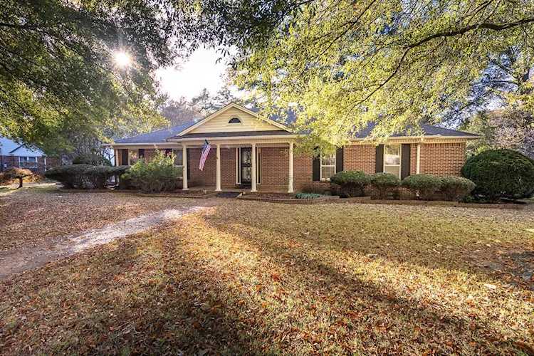 2107 Kimbrough Rd Germantown, TN 38138 | MLS 10137035 Photo 1