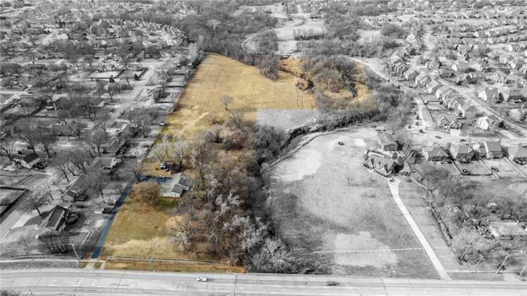 6246 Woodland Dr Shawnee, KS 66218