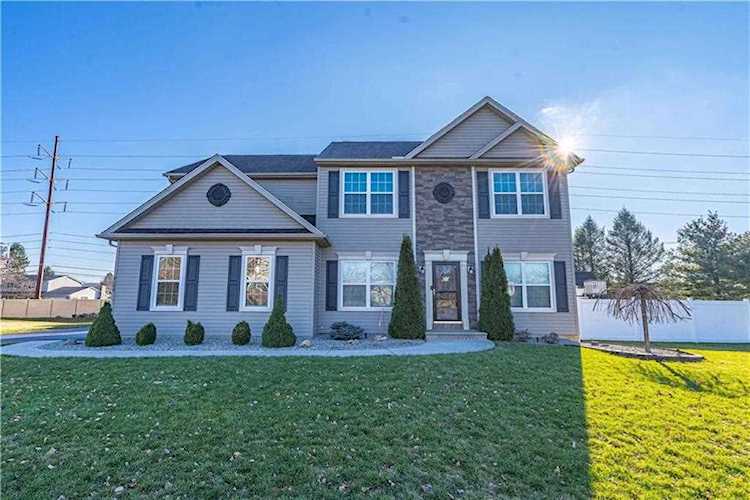6560 Carmel Dr Macungie, PA 18062