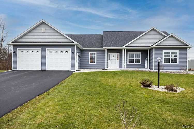 9527 Clarecastle Path Cicero, NY 13029