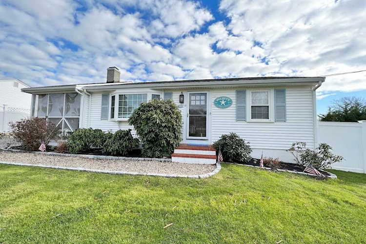 10 Yale Circle Dennis Port, MA 02639