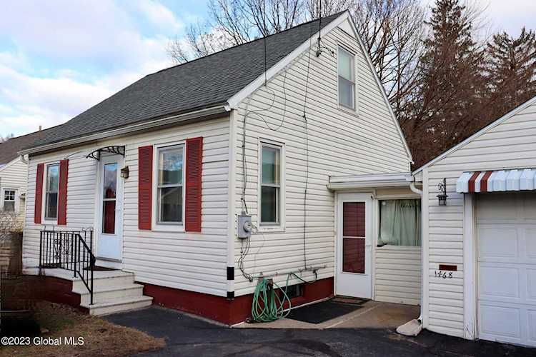 1468 Helderberg Ave Schenectady, NY 12306