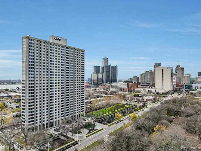 1300 E Lafayette St #2511 Detroit, MI 48207