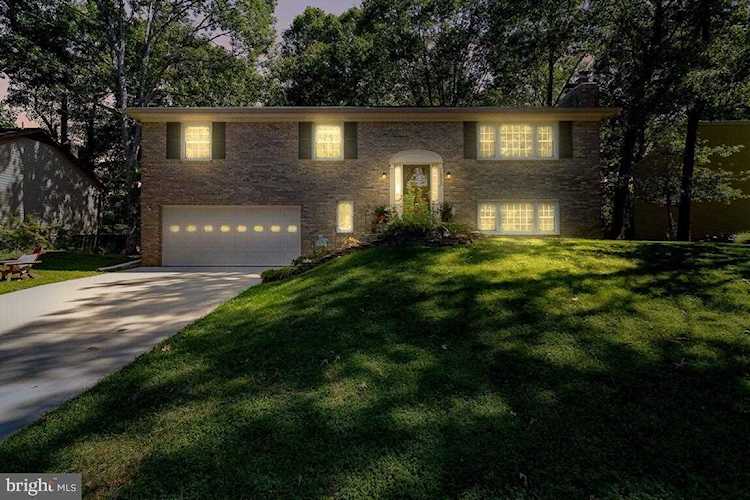 16040 Fairway Dr Dumfries, VA 22025