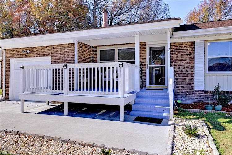 12 Barrington Place Hampton, VA 23666
