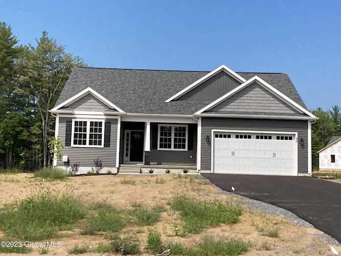 8 Huntington Way Ballston Spa, NY 12547
