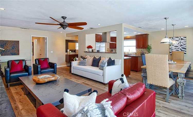 2418 University Dr Newport Beach, CA 92660 | MLS OC22185528 Photo 1