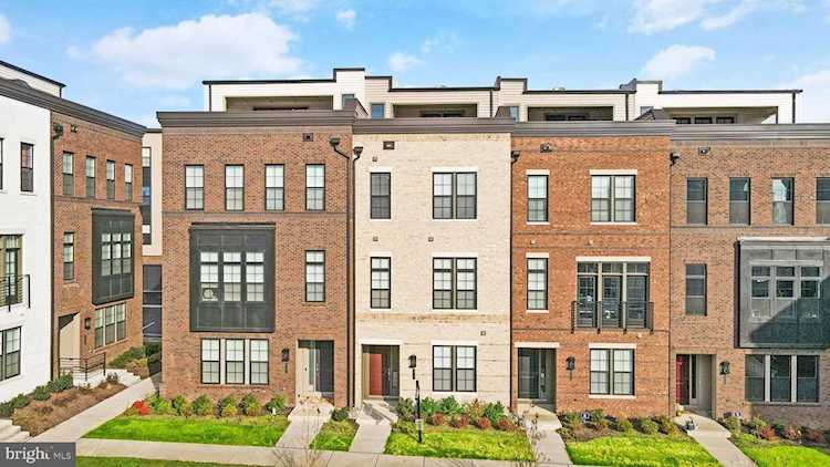43421 Fifeville Square Ashburn, VA 20148