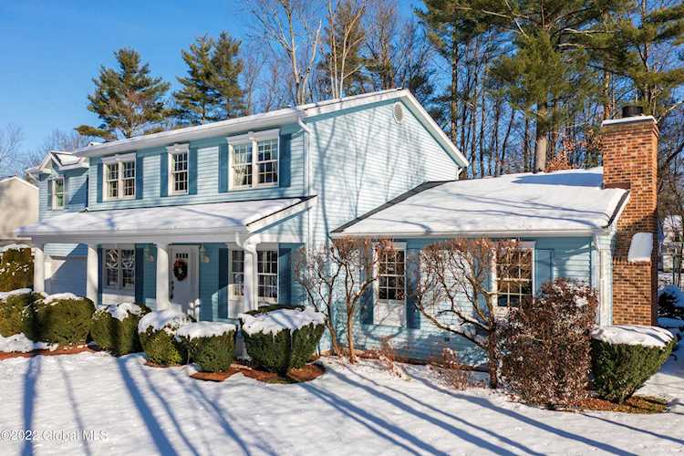 17 Tiffany Place Saratoga Springs, NY 12866