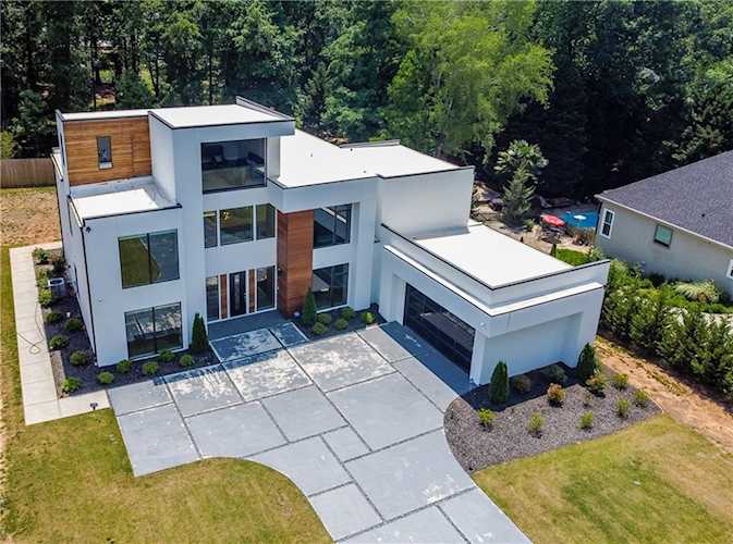 645 NW Northway Lane Atlanta, GA 30342