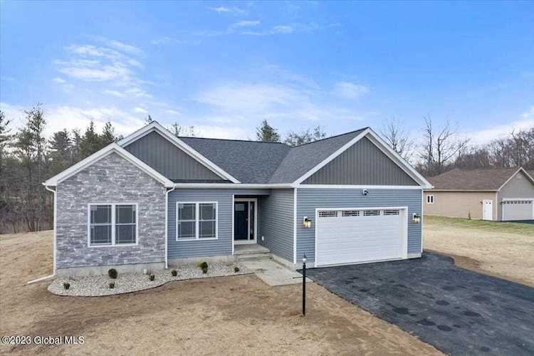 911 Duff Bambury Ct Schenectady, NY 12306