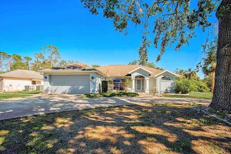 3374 S Salford Blvd North Port, FL 34287